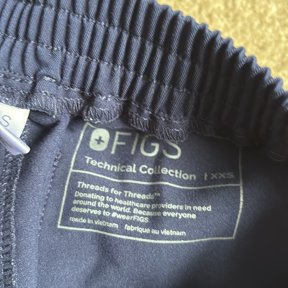 Figs High Waisted Yola Skinny Scrub Pants™ - Picture 2 of 7